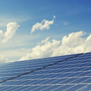 Le secteur du photovoltaïque connaît une explosion de la demande depuis l’annonce de la hausse des prix de l’électricité
