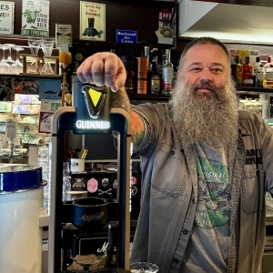 Monthey : après plus de dix ans d’ouverture à Noël, le Tattoo-Bar propose désormais un karaoké